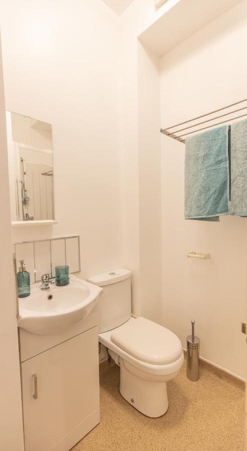 Cosy Modern Apartment, Grand Victorian Building, 5 Mins To Coventry City Centre Zewnętrze zdjęcie