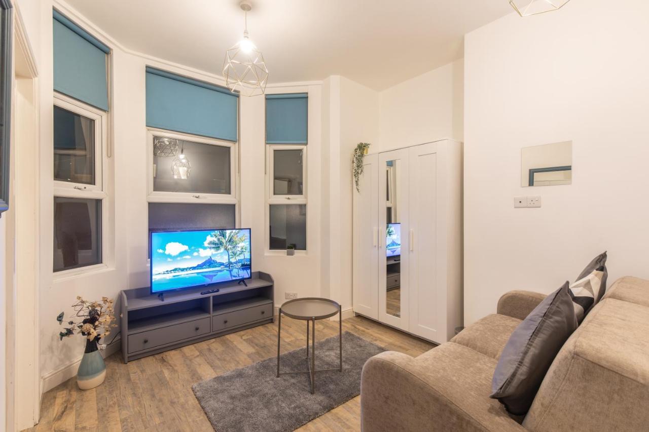 Cosy Modern Apartment, Grand Victorian Building, 5 Mins To Coventry City Centre Zewnętrze zdjęcie